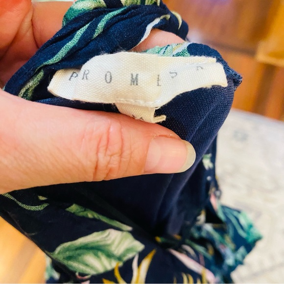 PROMESA Tropical Print Navy Background Boho Halter Style - Picture 8 of 9